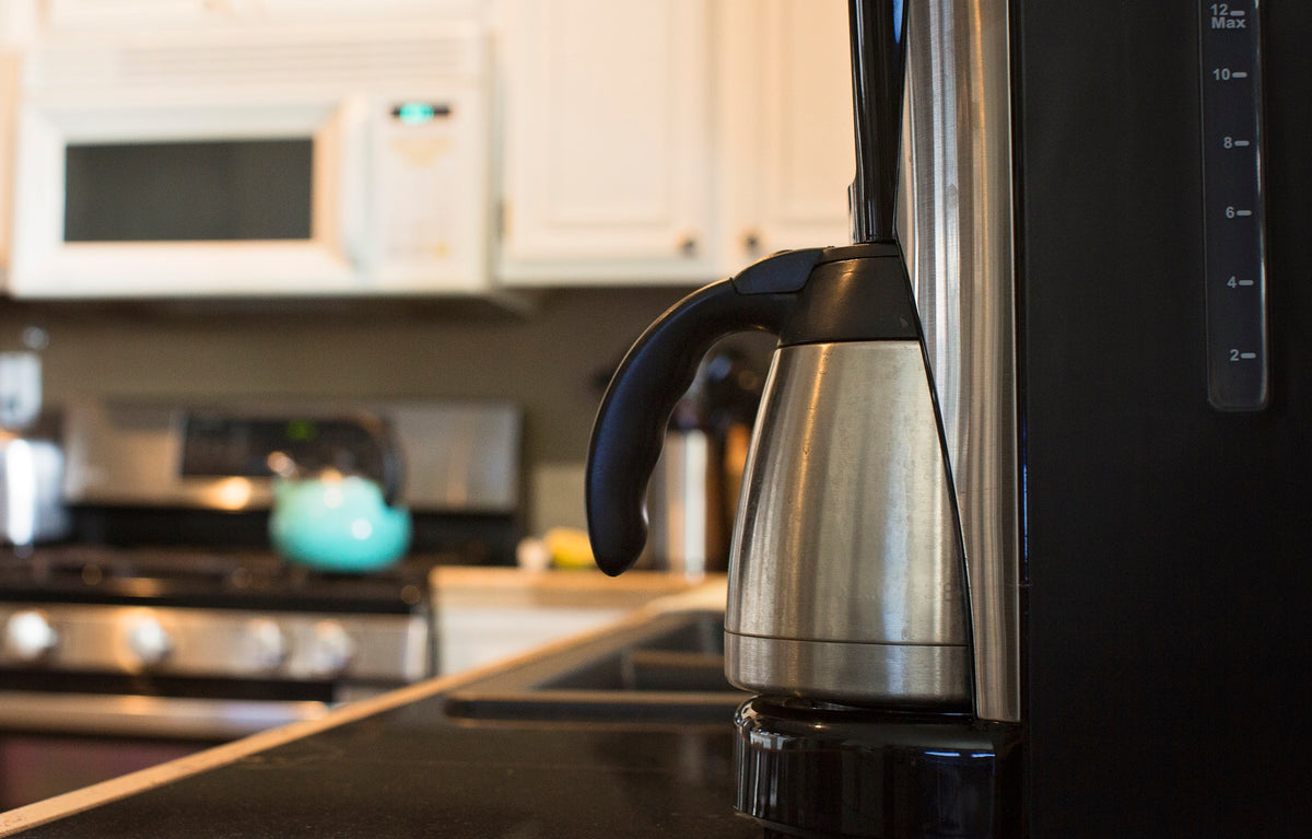 How to Remove Coffee Stains From a Stainless Steel Coffee Pot